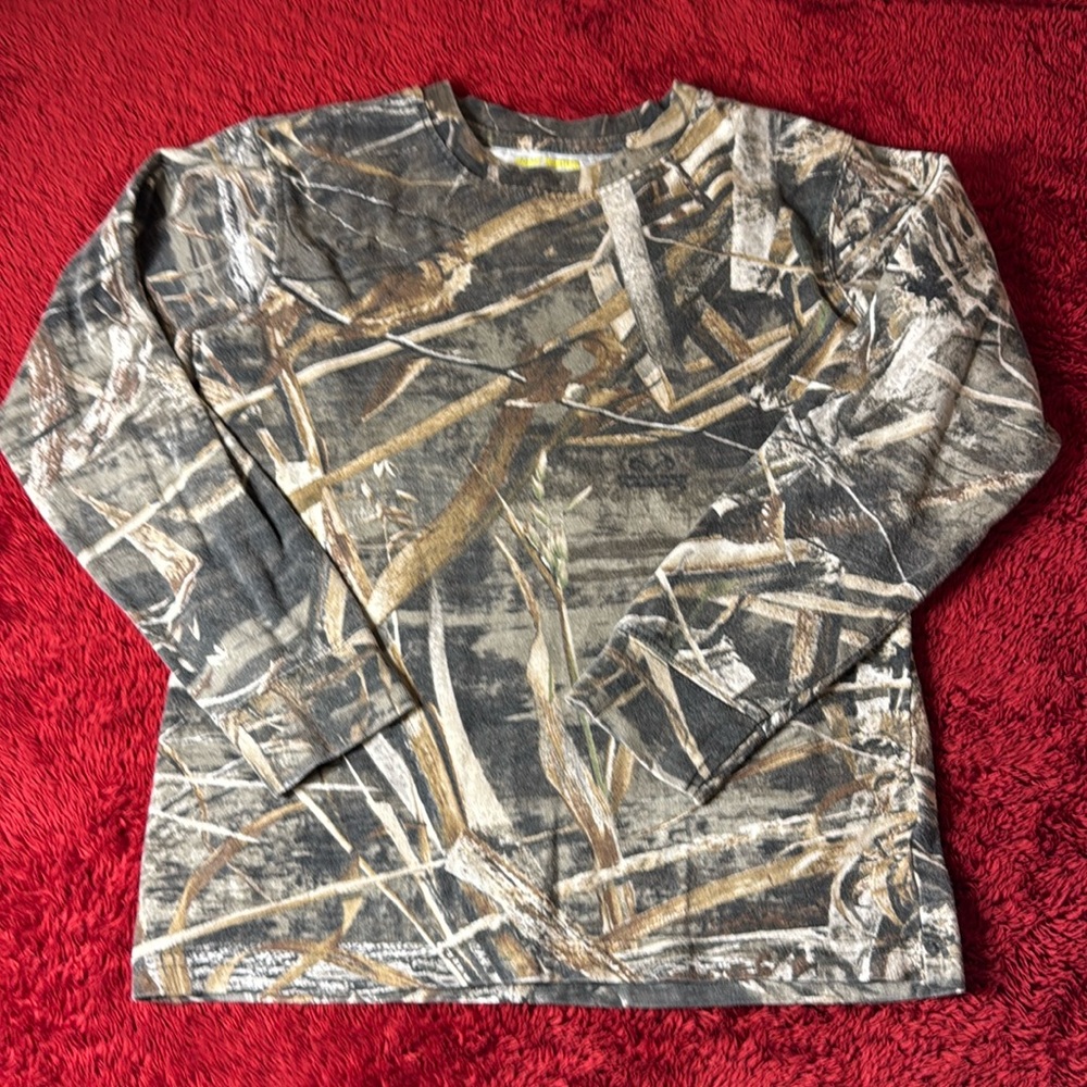 Game Winner Youth medium camouflage long sleeve T shirt